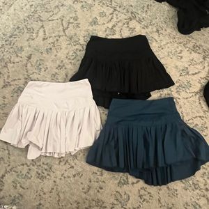 3 AMAZON SKIRTS (GOLD-HINGE LOOKALIKE)
